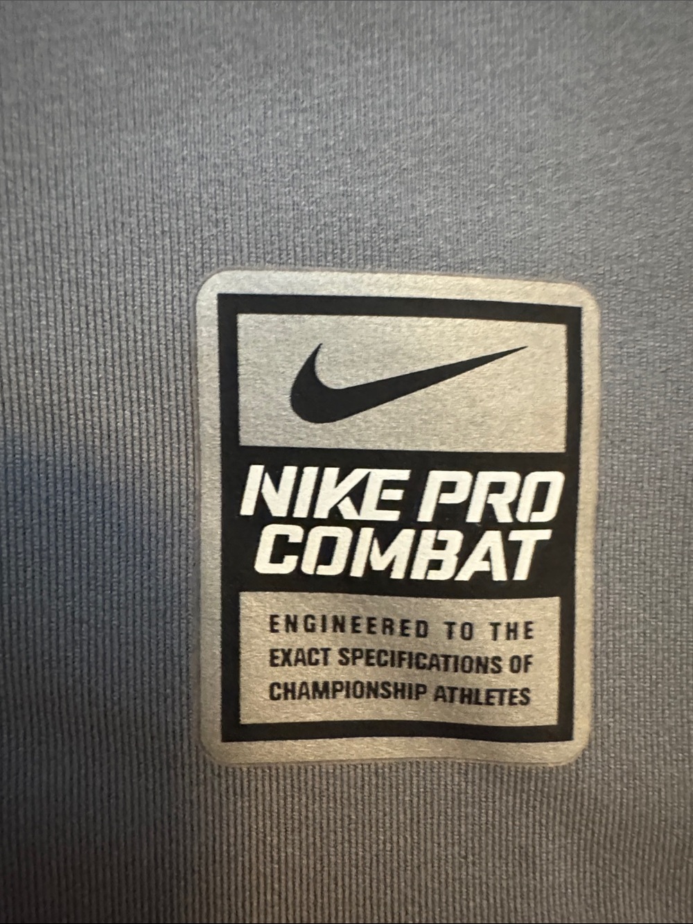 Nike Pro Combat Men’s Gray and Black Fitted 1/4 Zip Performance Pullover - Picture 3 of 6